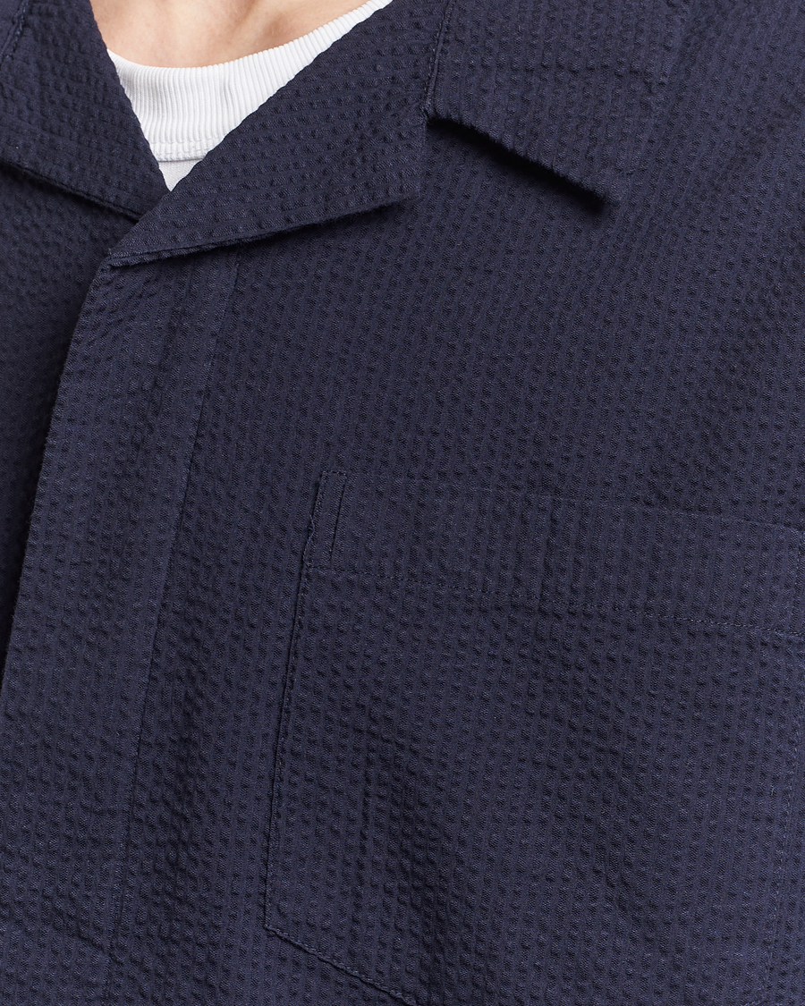Men | Shirts | KnowledgeCotton Apparel | Short Sleeve Seersucker Shirt Night Sky