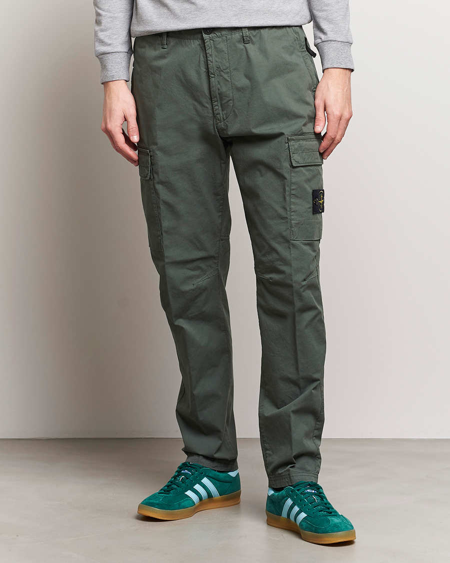 Men | Cargo Trousers | Stone Island | Tapered Supima Cotton Cargo Pants Musk