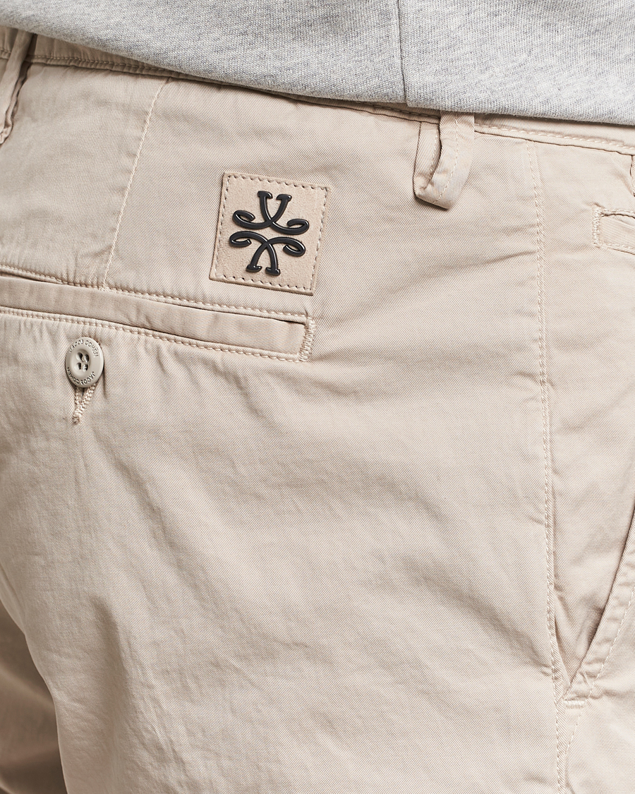 Men | Trousers | Jacob Cohën | Bobby Cotton Gabardine Chinos Beige