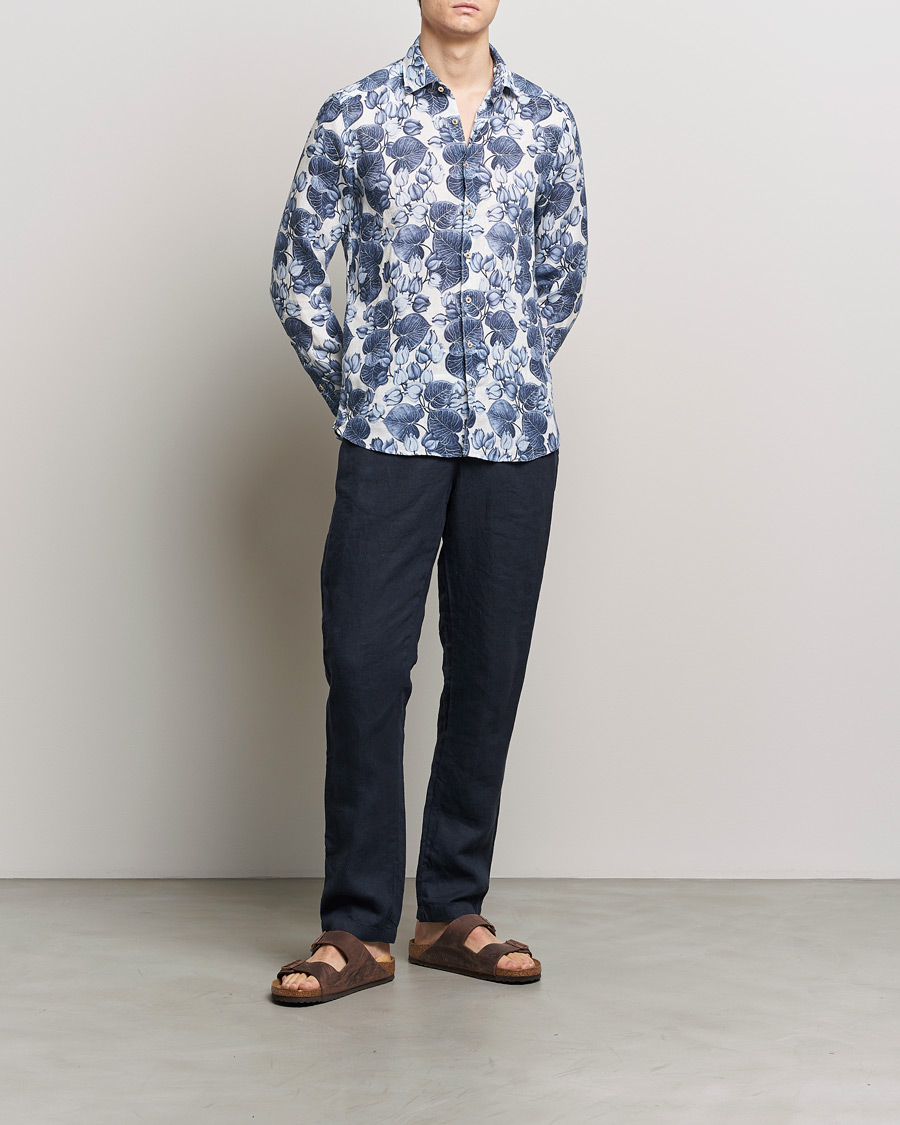 Men | Shirts | Stenströms | Slimline Cut Away Printed Flower Linen Shirt Blue