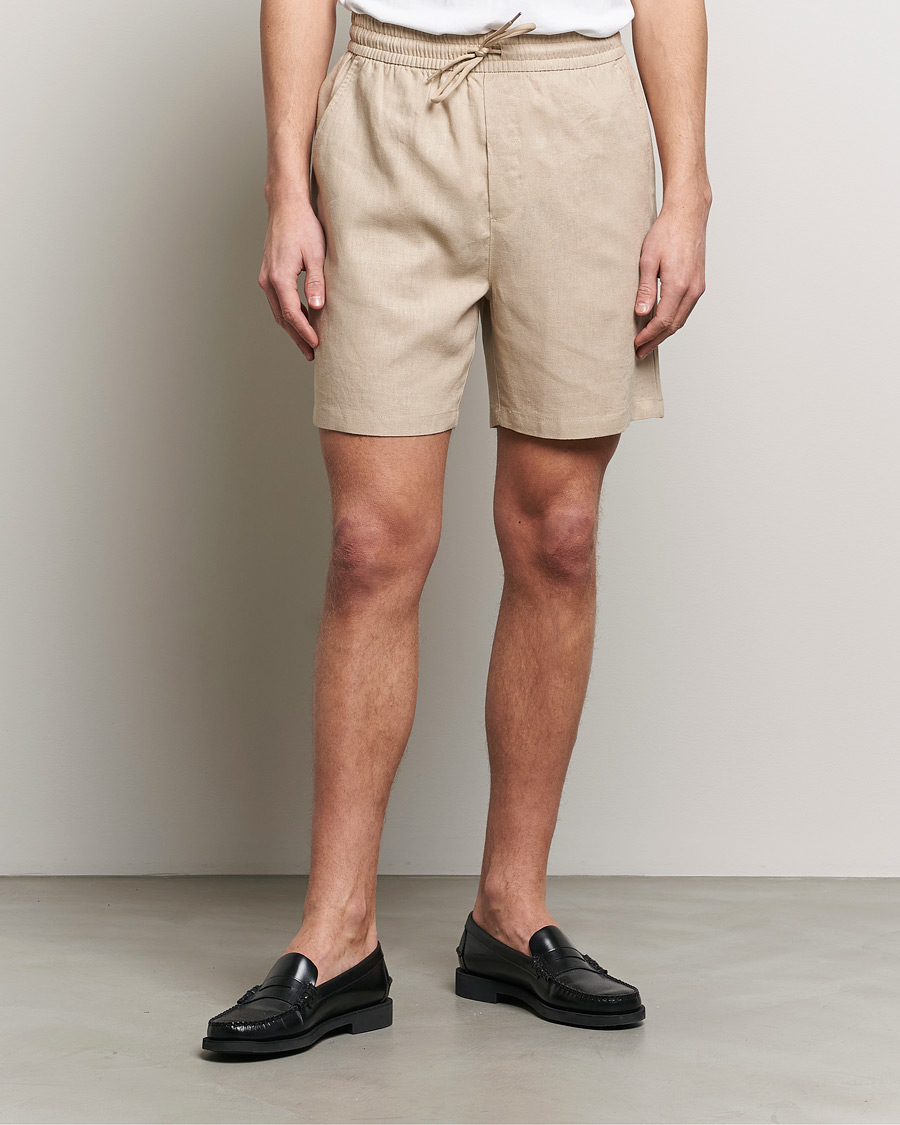 Men | Clothing | LES DEUX | Otto Linen Shorts Light Desert Sand