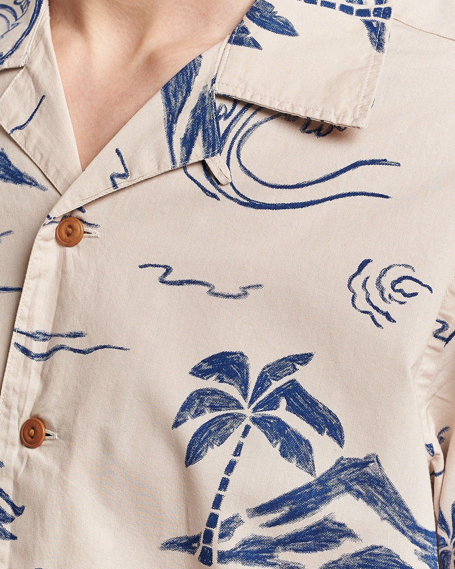 Men | Shirts | Nudie Jeans | Arvid Printed Waves Hawaii Short Sleeve Shirt Ecru