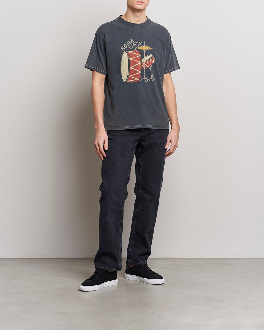 Men | T-Shirts | Nudie Jeans | Koffe Printed Crew Neck T-Shirt Antracite