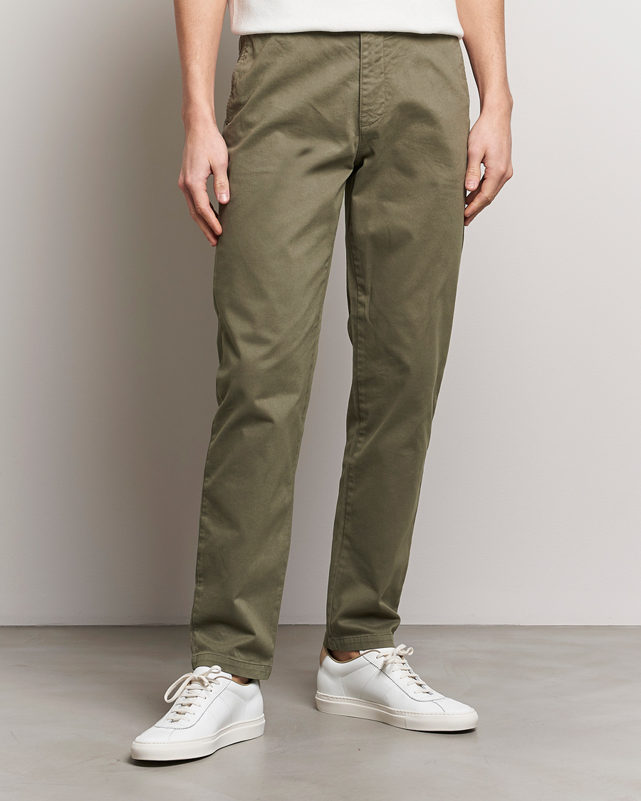 Men | Trousers | Tiger of Sweden | Caidon Cotton Chinos Dusty Green