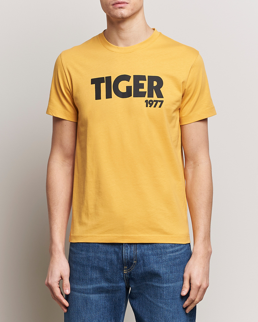 Men | Short Sleeve T-shirts | Tiger of Sweden | Dillan Crew Neck T-Shirt Yellow
