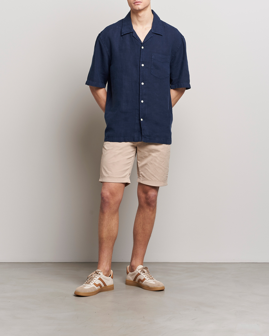 Men | Shirts | GANT | Relaxed Fit Linen Resort Short Sleeve Shirt Marine