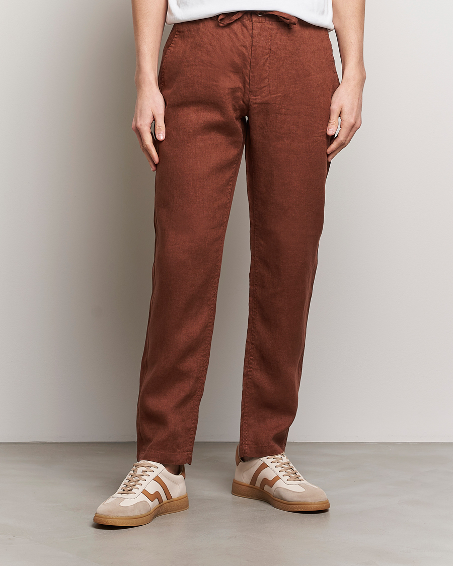 Men | Trousers | GANT | Relaxed Linen Drawstring Pants Cognac Brown