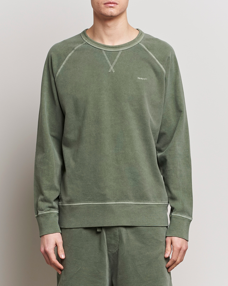 Men | Sweaters & Knitwear | GANT | Sunbleached Crew Neck Sweatshirt Pine Green