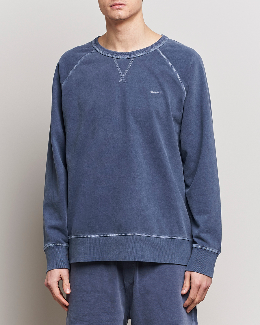 Men | Sale clothing | GANT | Sunbleached Crew Neck Sweatshirt Dusty Blue Sea