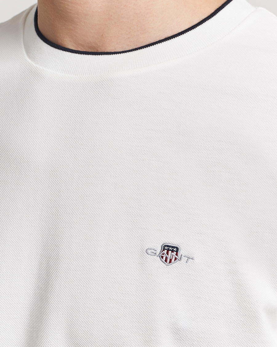 Men | T-Shirts | GANT | Pique Crew Neck T-Shirt Eggshell
