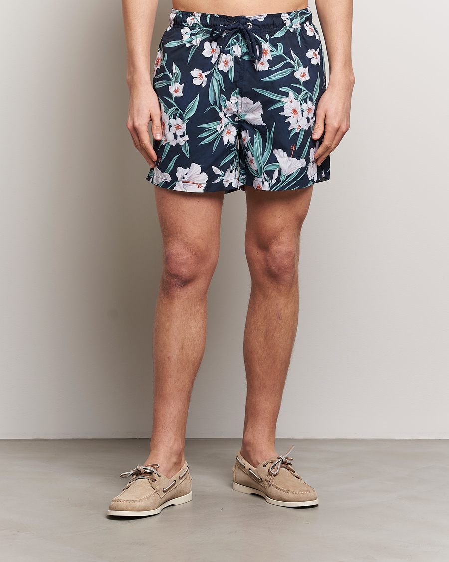Men | Swimwear | GANT | Printed Flower Swimshorts Evening Blue
