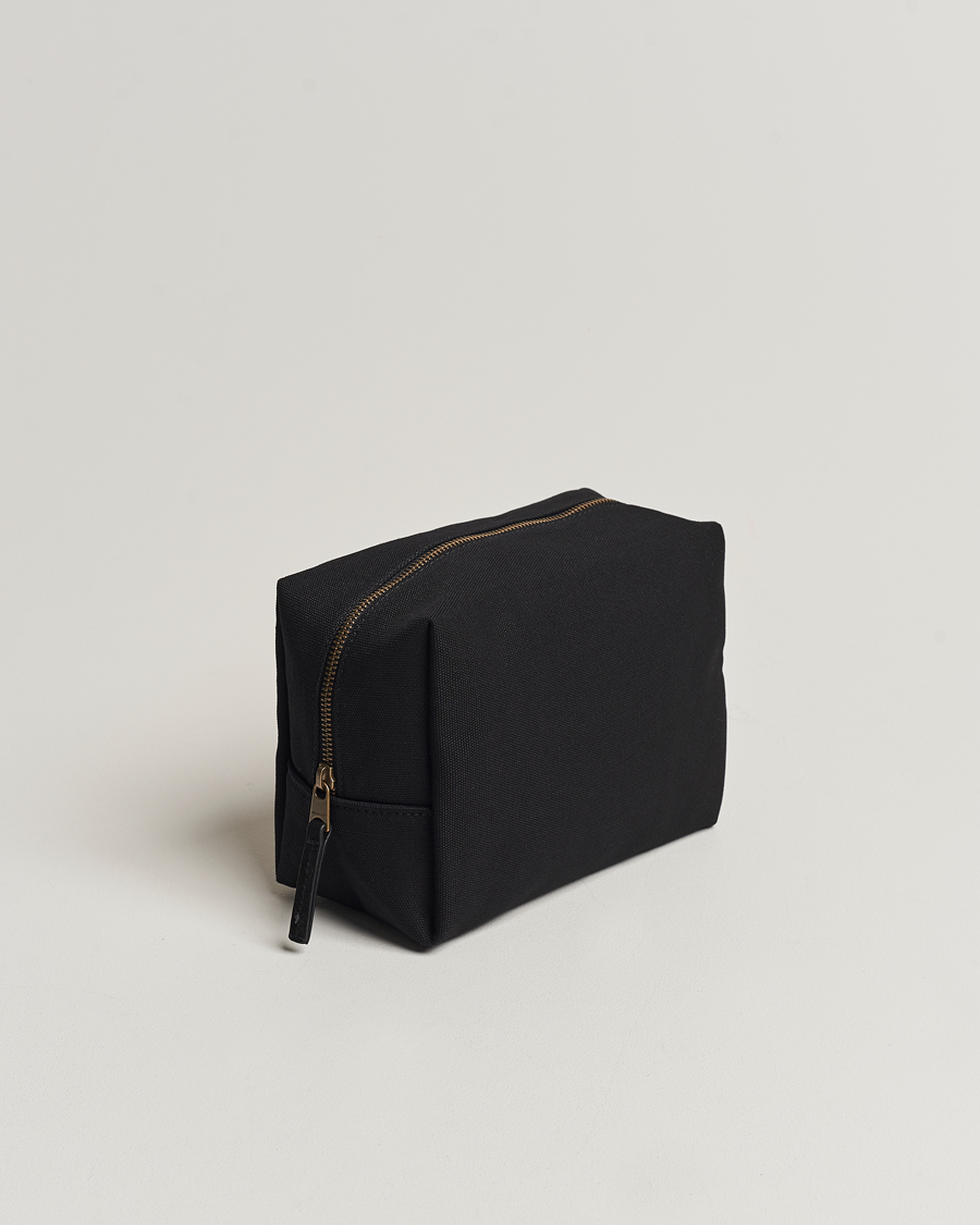 Men | GANT Tonal Shield Wash Bag Ebony Black | GANT | Tonal Shield Wash Bag Ebony Black