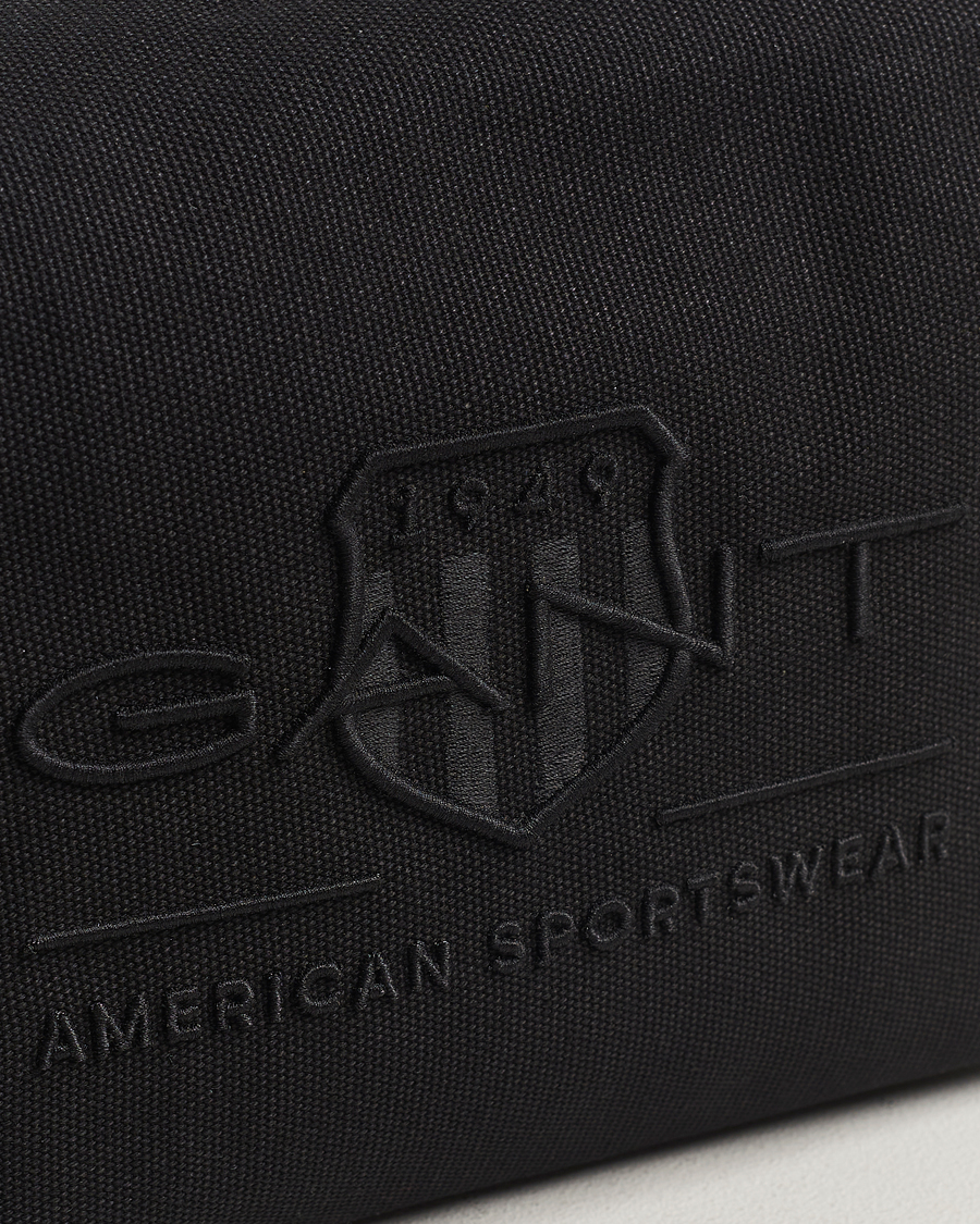 Men | GANT Tonal Shield Wash Bag Ebony Black | GANT | Tonal Shield Wash Bag Ebony Black