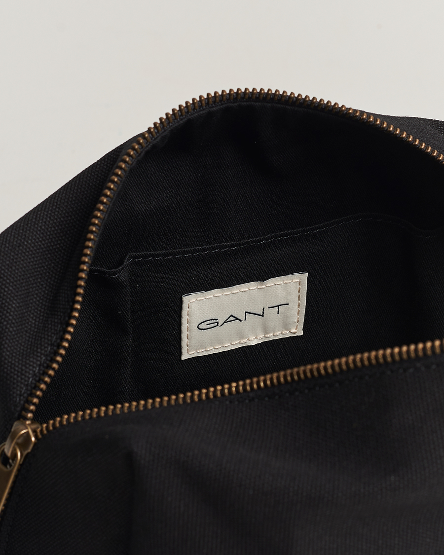 Men | GANT Tonal Shield Wash Bag Ebony Black | GANT | Tonal Shield Wash Bag Ebony Black