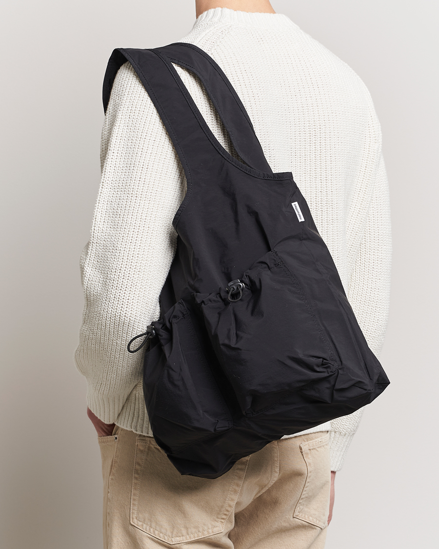 Men | Tote Bags | mazi untitled | Nylon Bore Bag Black