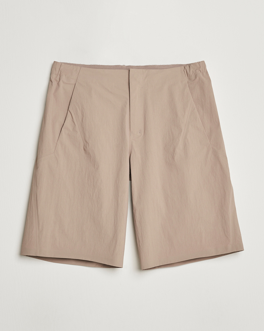 Men | Shorts | Arc'teryx Veilance | Spere Lightweight Water Repellent Shorts Soil