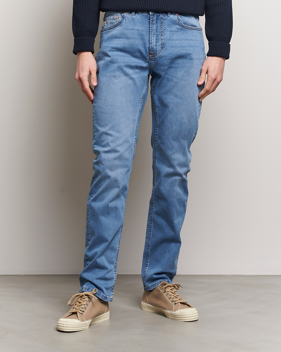 Men | Slim fit | Morris | James Satin Jeans Four Year Wash