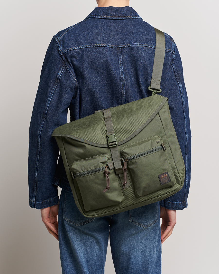 Men | Accessories | Filson | Surveyor Messenger Bag Service Green