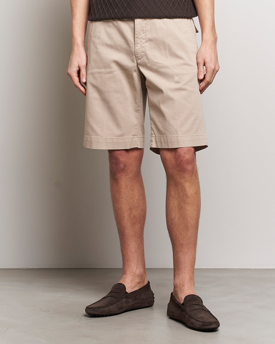 Men | Chino Shorts | Oscar Jacobson | Teodor Cotton Shorts Beige
