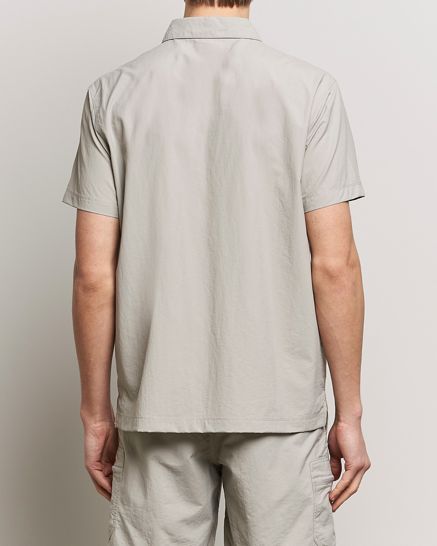 Men | Shirts | Columbia | Mountaindale Short Sleeve Outdoor Shirt Flint Grey