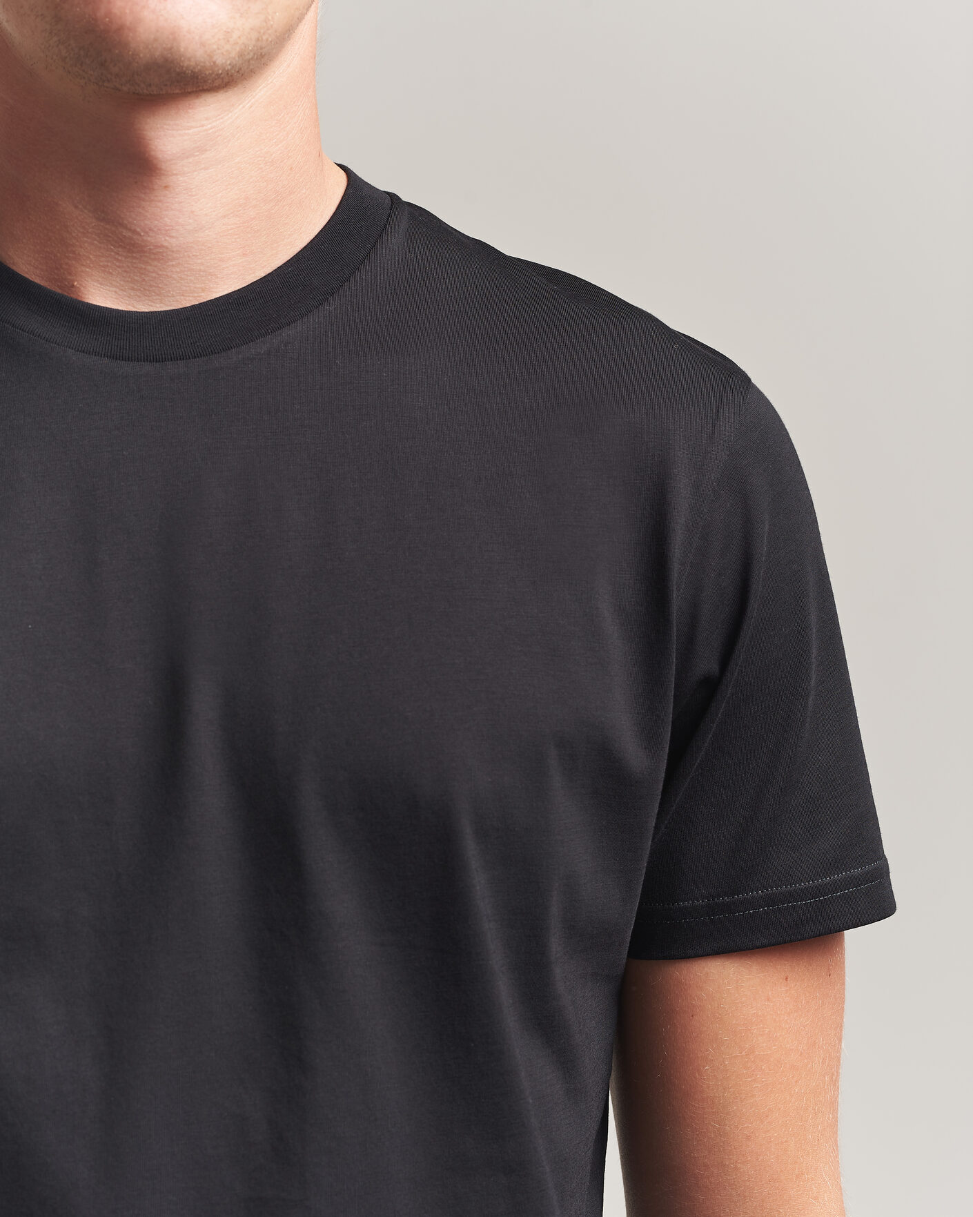 Men | T-Shirts | Sunspel | Riviera Midweight T-Shirt Black