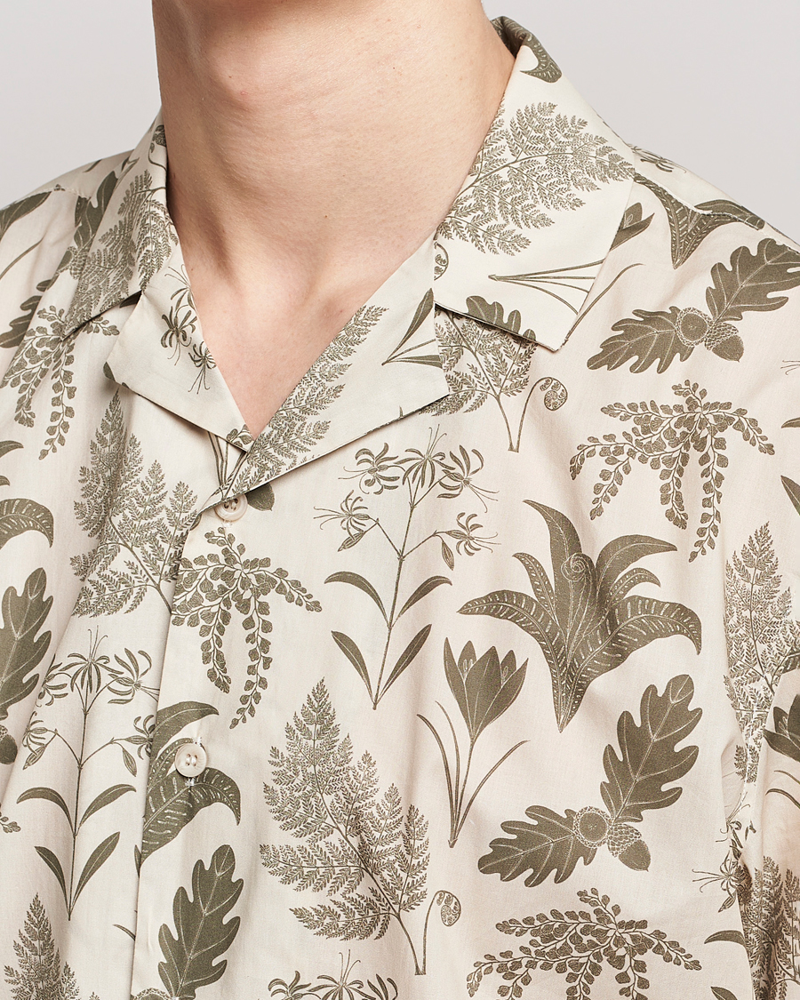 Men | Shirts | Sunspel | Katie Scott Short Sleeve Printed Resort Shirt Ecru