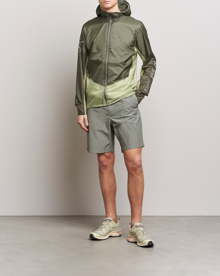 Men | Coats & Jackets | Arc'teryx | Norvan Windshell Hooded Jacket Forage/Chloris