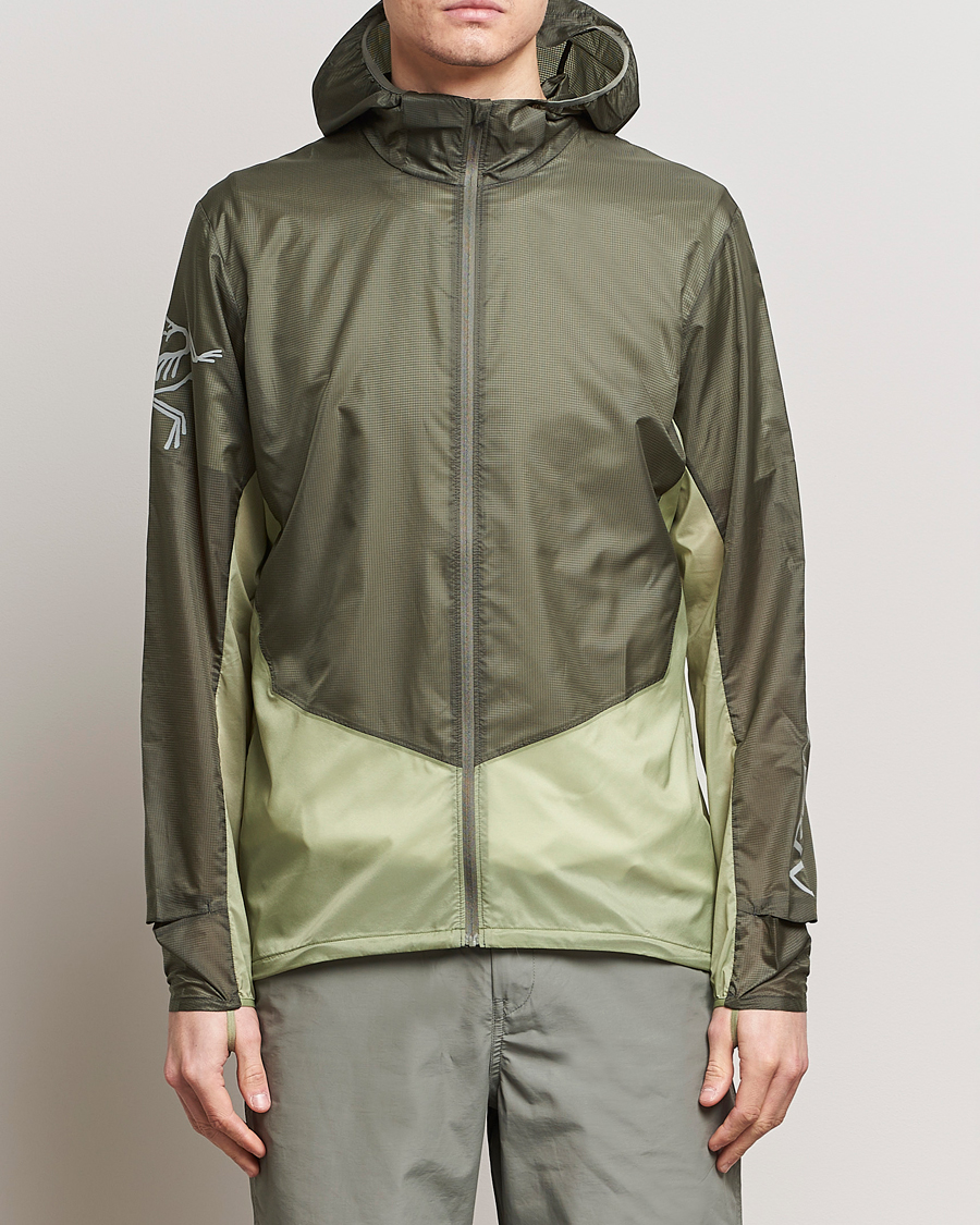 Men | Coats & Jackets | Arc'teryx | Norvan Windshell Hooded Jacket Forage/Chloris