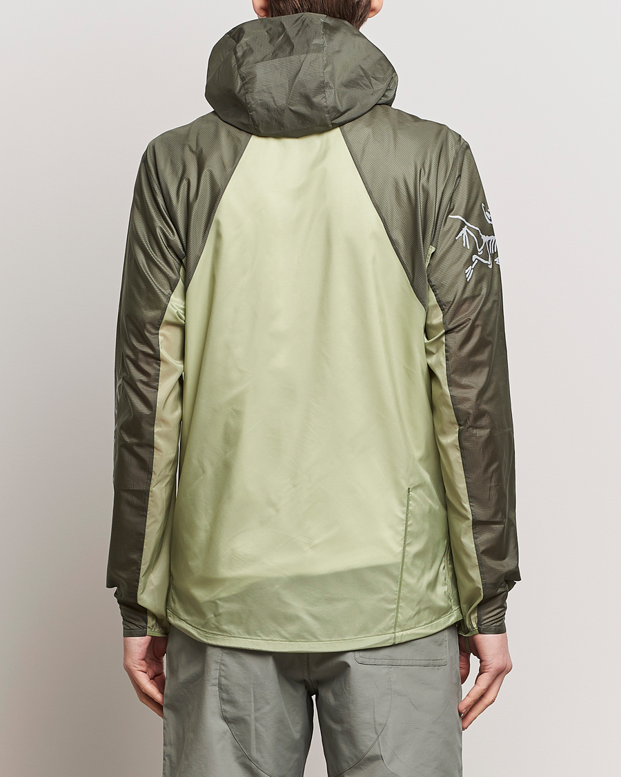 Men | Coats & Jackets | Arc'teryx | Norvan Windshell Hooded Jacket Forage/Chloris