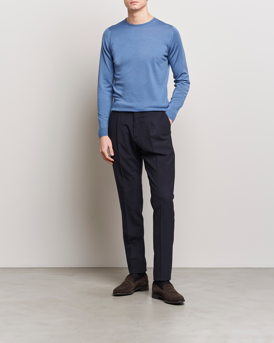 Men | Sweaters & Knitwear | John Smedley | Lundy Extra Fine Merino Crew Neck Riviera Blue
