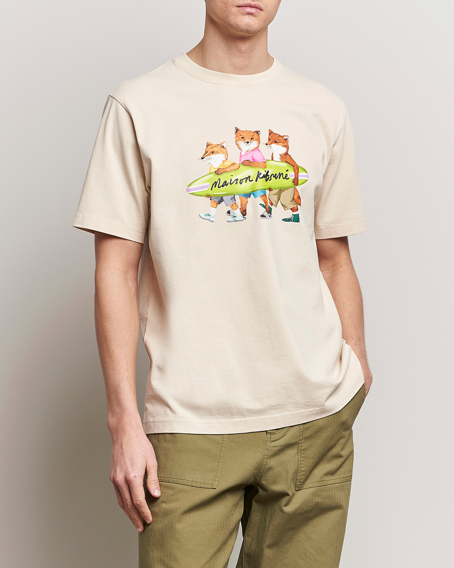 Men | Short Sleeve T-shirts | Maison Kitsuné | Surfing Foxes T-Shirt Paper