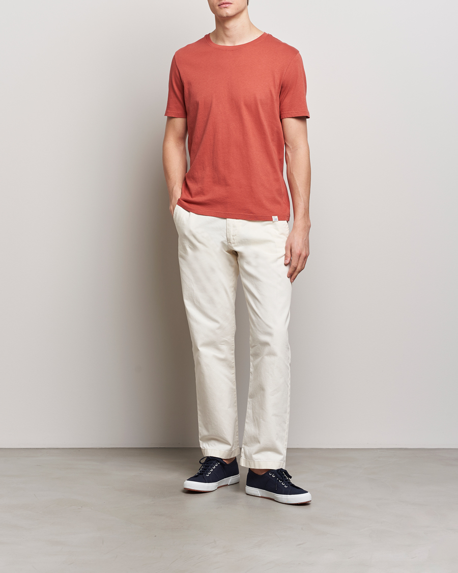 Men | T-Shirts | Merz b. Schwanen | Organic Cotton Washed Crew Neck T-Shirt Newman Red