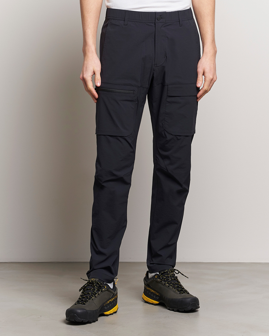Men | Trousers | Peak Performance | Light Cargo Pants Black