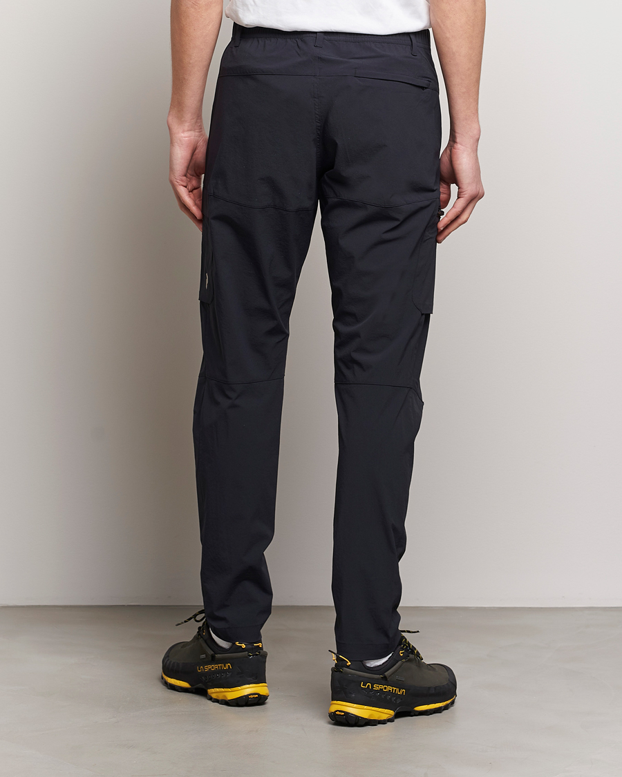 Men | Trousers | Peak Performance | Light Cargo Pants Black