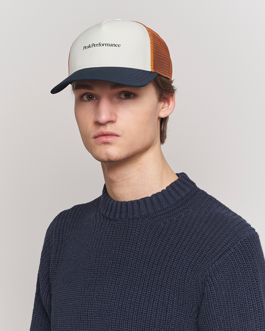 Men | Peak Performance Trucker Cap Salute Blue/White | Peak Performance | Trucker Cap Salute Blue/White