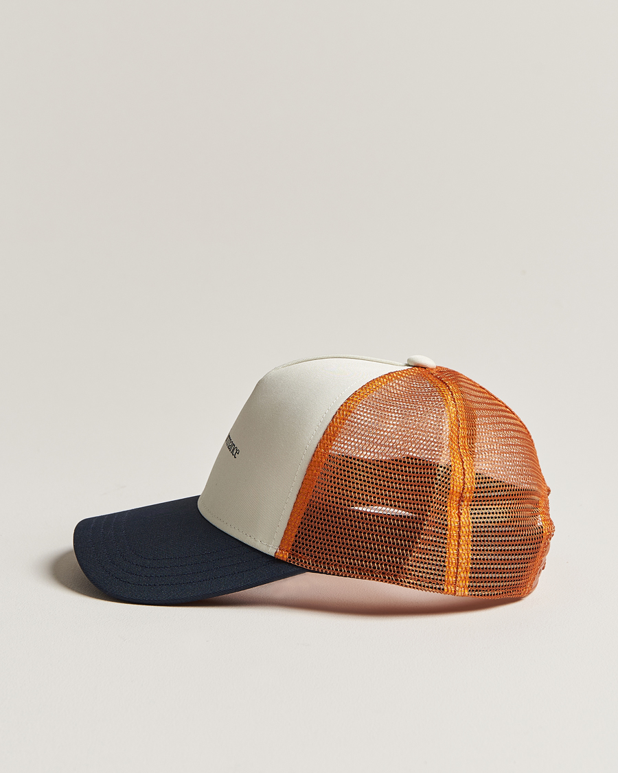 Men | Peak Performance Trucker Cap Salute Blue/White | Peak Performance | Trucker Cap Salute Blue/White