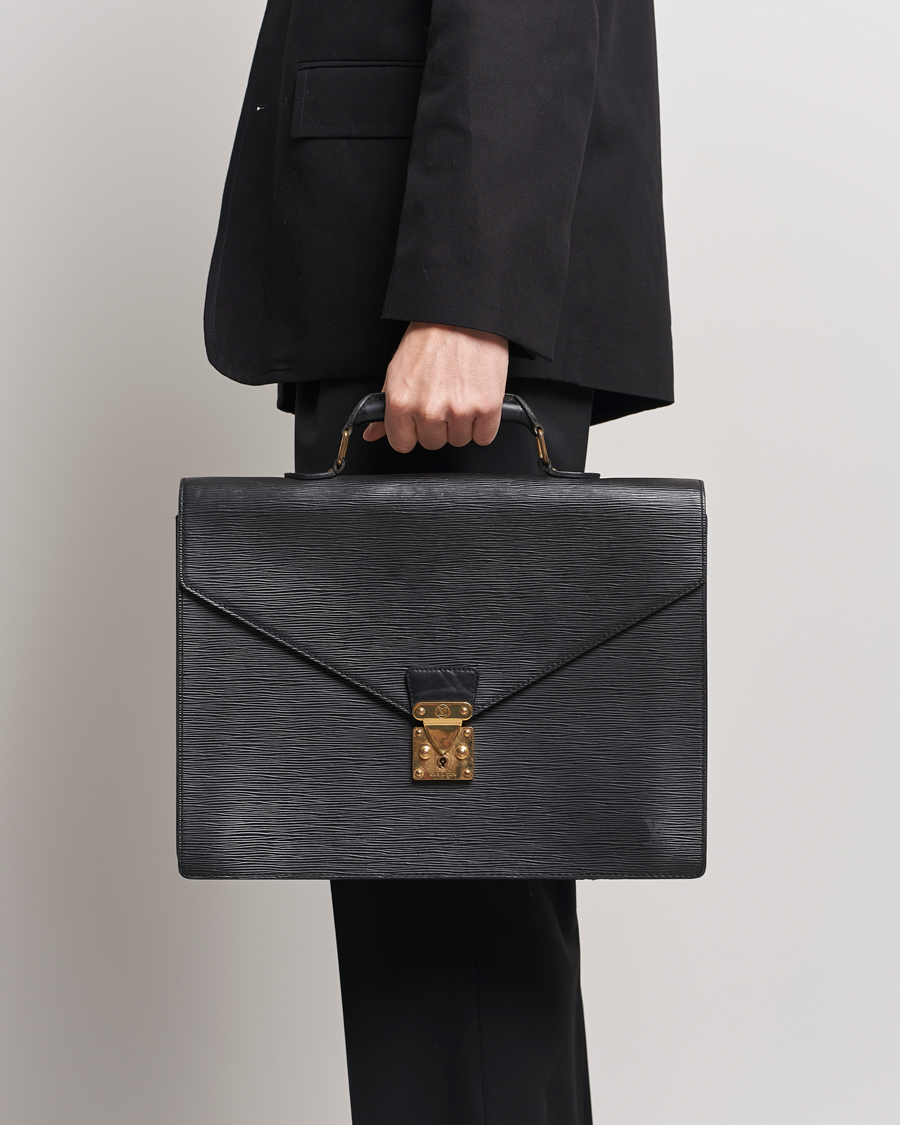 LOUIS VUITTON エピ アンバサダー 深かっ