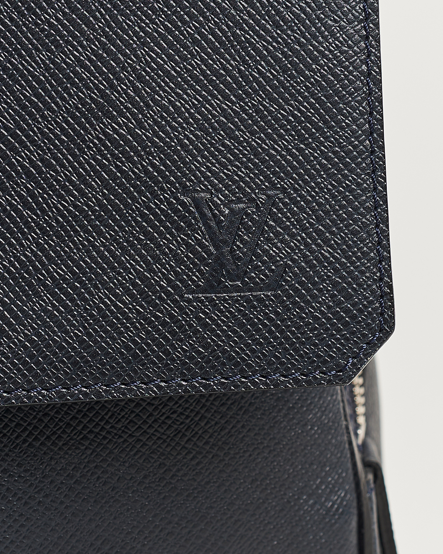 Men | Louis Vuitton Pre-Owned Vassili Briefcase Navy | Louis Vuitton Pre-Owned | Vassili Briefcase Navy