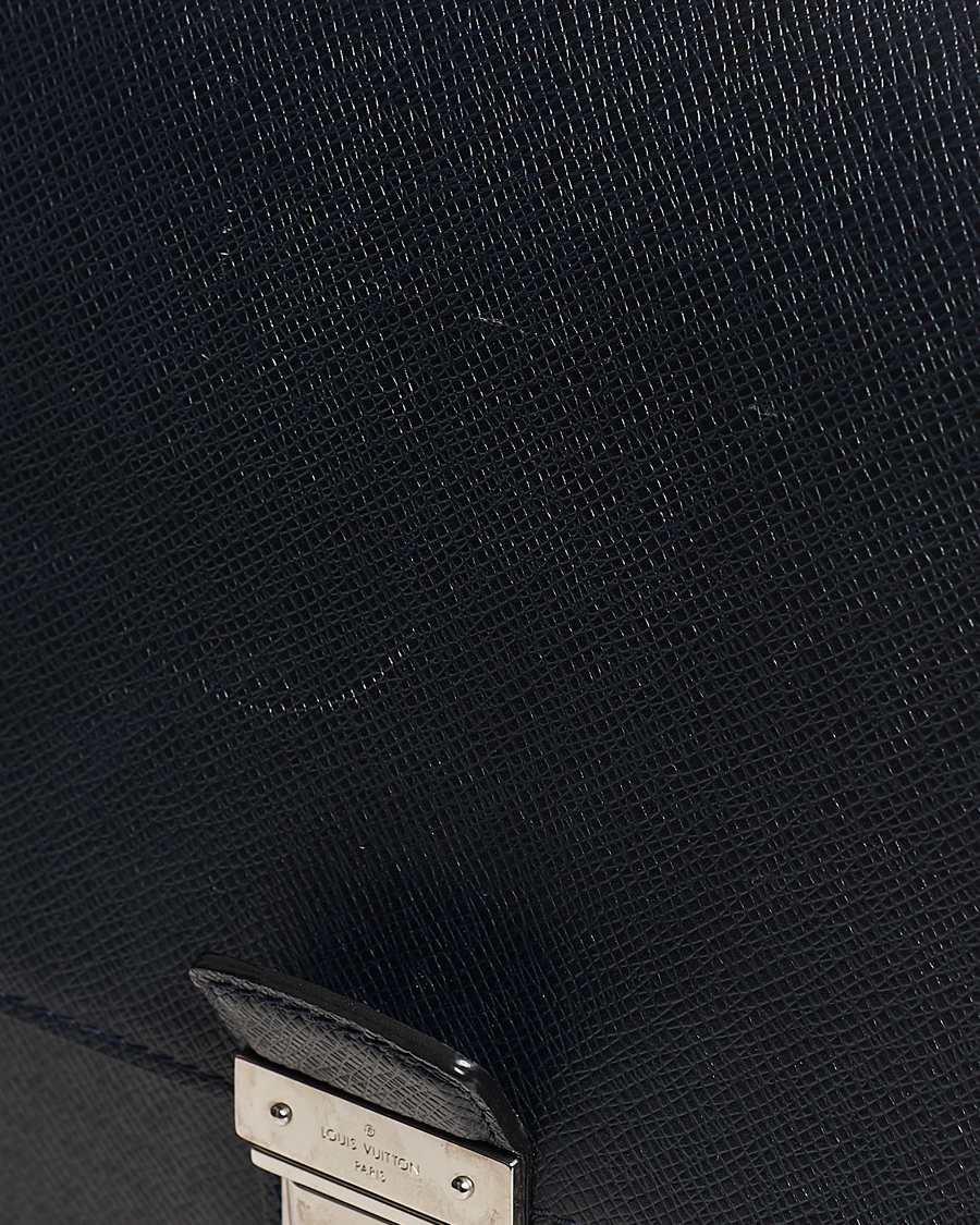 Men | Louis Vuitton Pre-Owned Vassili Briefcase Navy | Louis Vuitton Pre-Owned | Vassili Briefcase Navy