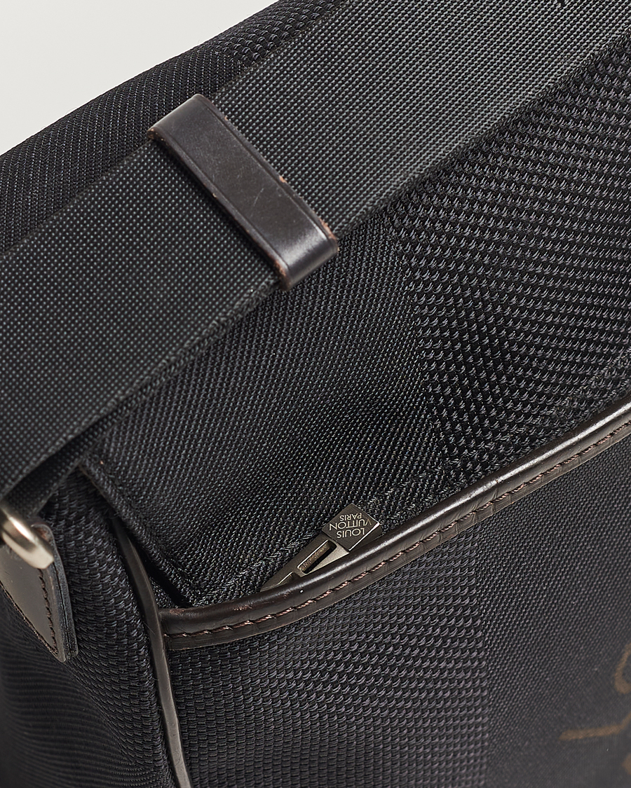 Louis Vuitton Pre-Owned Canvas Messenger Bag Damier Geant at