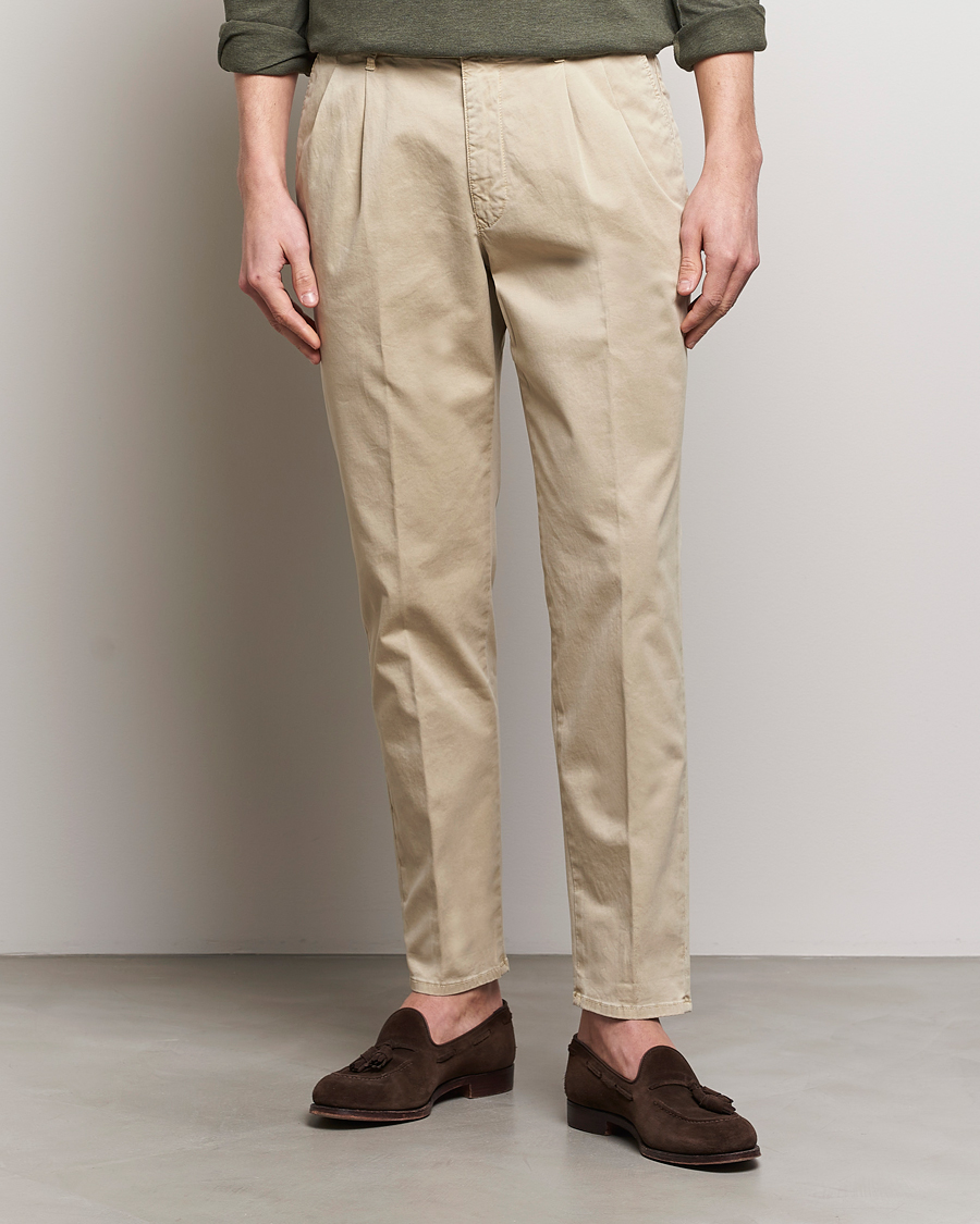 Men | Trousers | Incotex | Tapered Fit Pleated Slacks Light Beige