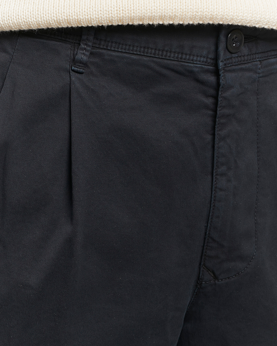 Men | Trousers | Incotex | Tapered Fit Pleated Slacks Black