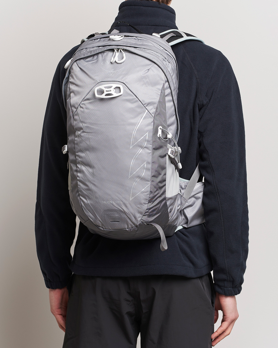Men | Bags | Osprey | Talon Earth 22 Backpack Glacier Grey