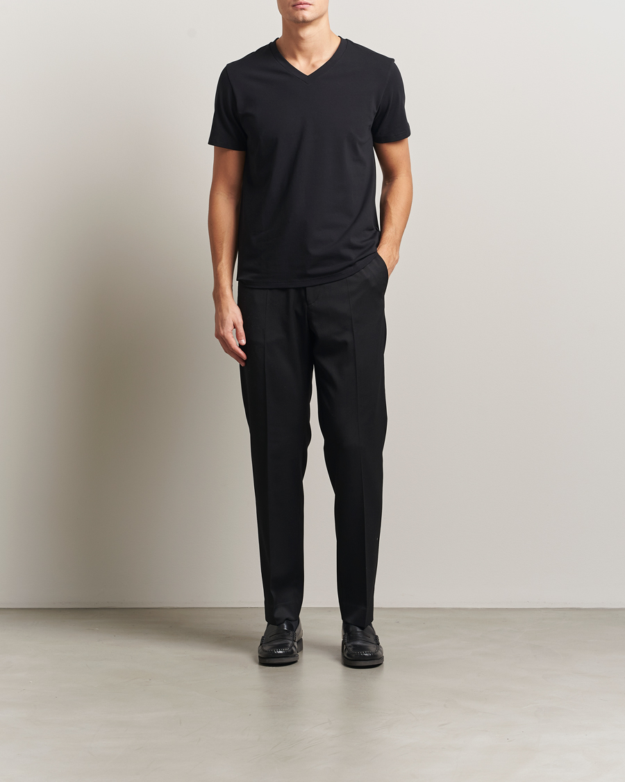 Men | T-Shirts | Filippa K | Organic Cotton V-Neck T-Shirt Black