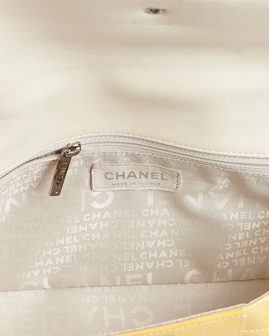 Men | Chanel Pre-Owned Patent Flap Bag Yellow | Chanel Pre-Owned | Patent Flap Bag Yellow