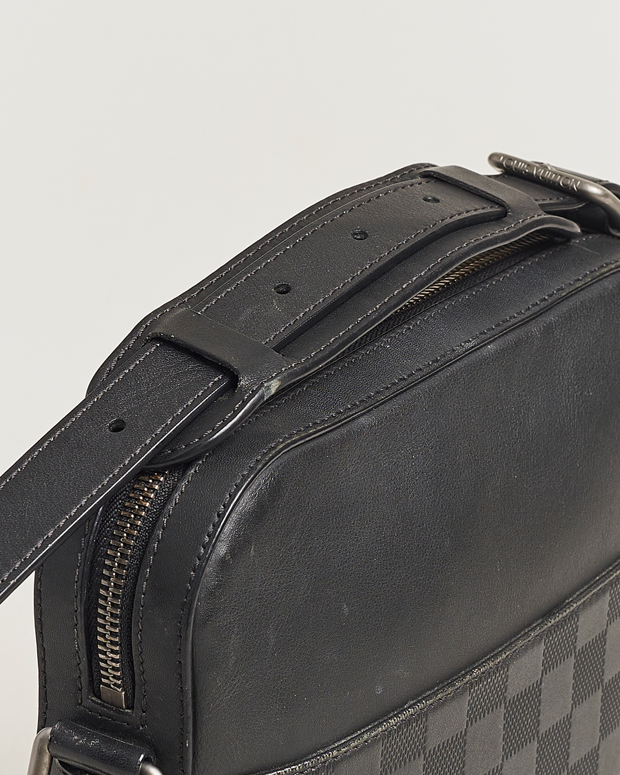 Men | Louis Vuitton Pre-Owned Damier Infini Pochette District Shoulder Bag | Louis Vuitton Pre-Owned | Damier Infini Pochette District Shoulder Bag