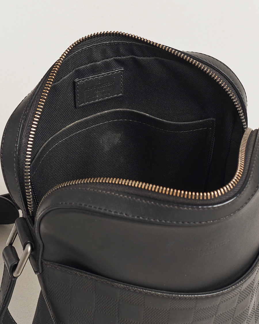 Men | Louis Vuitton Pre-Owned Damier Infini Pochette District Shoulder Bag | Louis Vuitton Pre-Owned | Damier Infini Pochette District Shoulder Bag