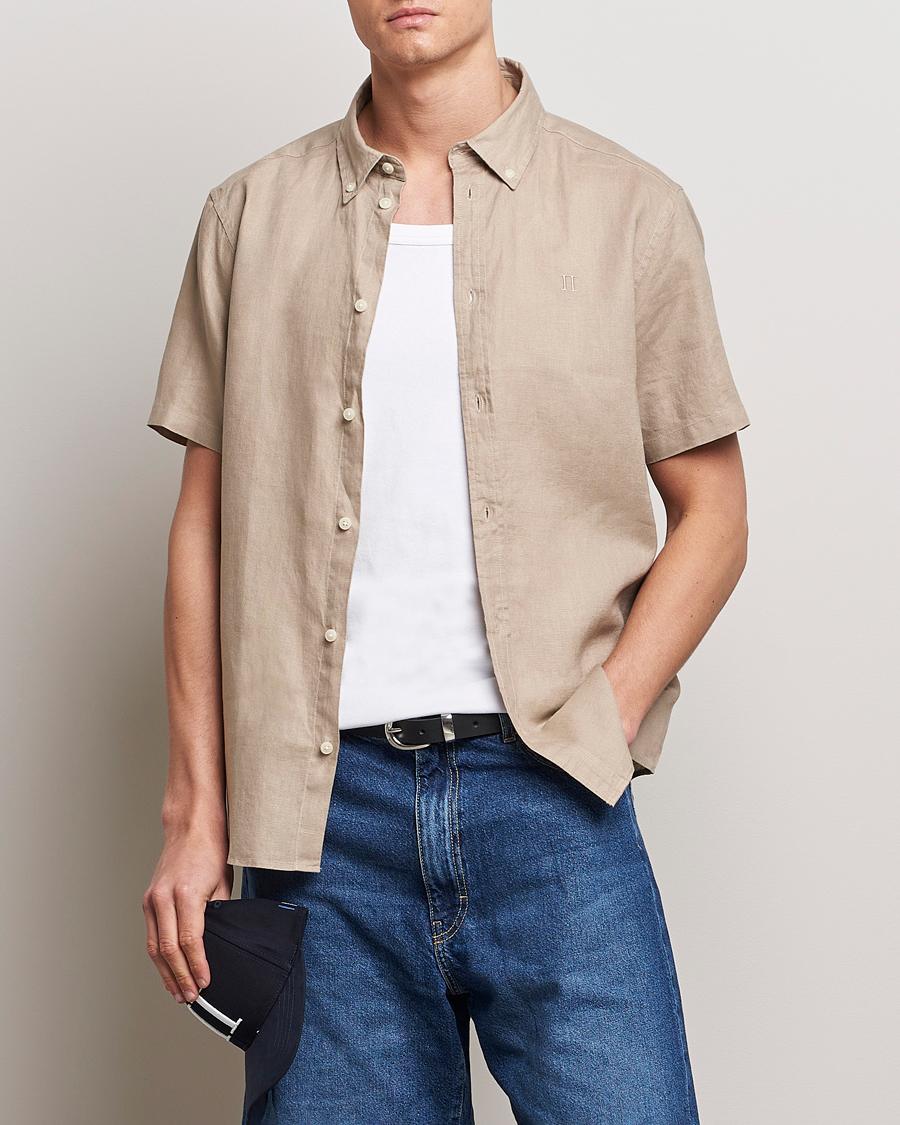 Men | Shirts | LES DEUX | Kris Short Sleeve Linen Shirt Dark Sand