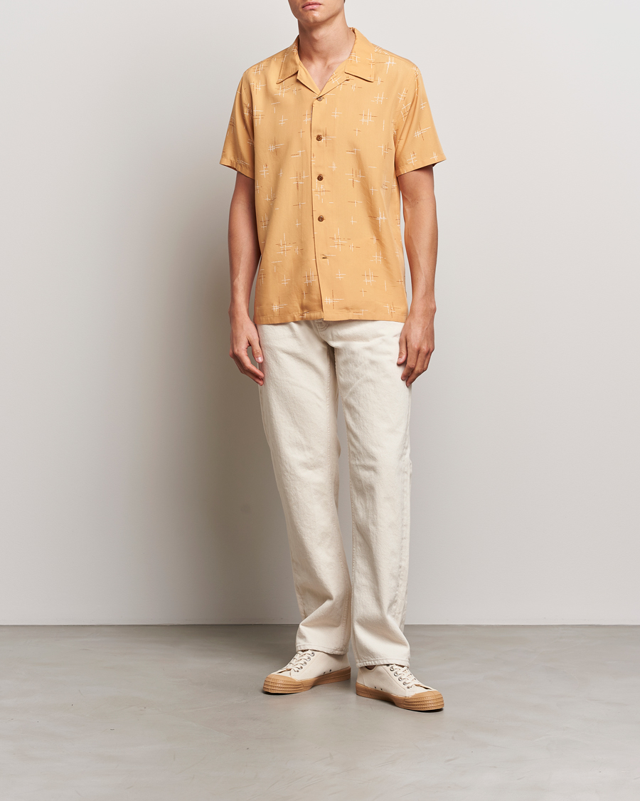 Men | Shirts | Nudie Jeans | Arvid 50s Hawaii Shirt Ochre