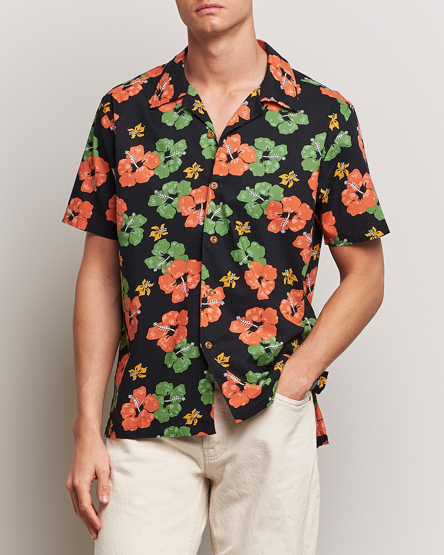 Men | Shirts | Nudie Jeans | Arvid Flower Hawaii Shirt Black